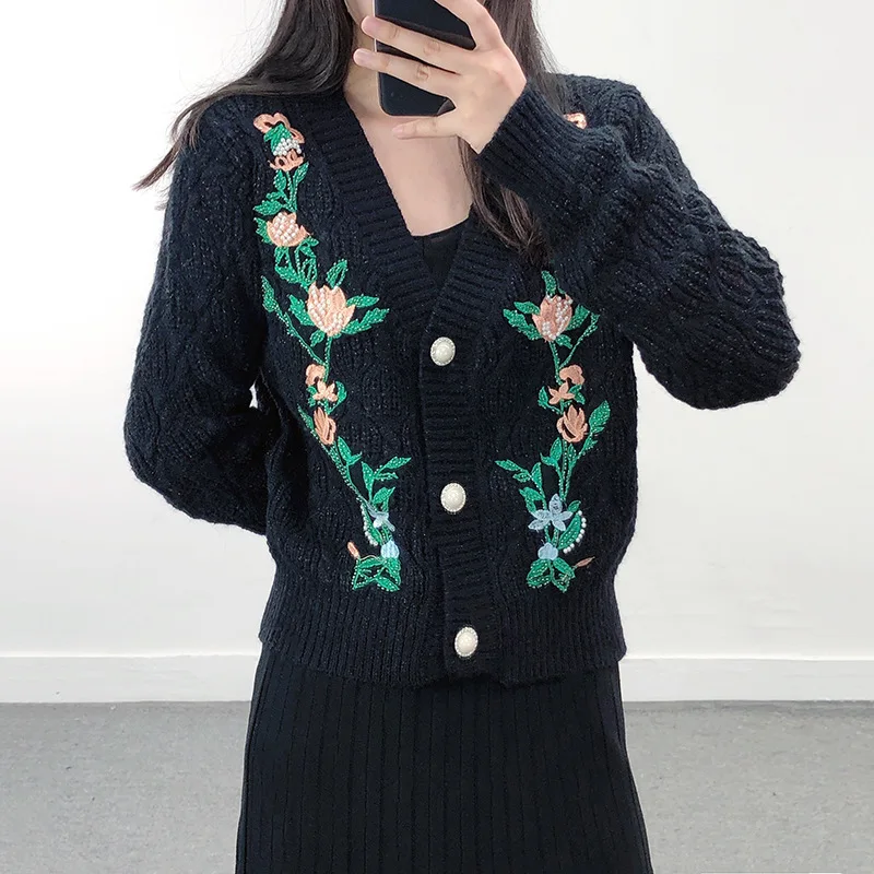2026 프렌치 빈티지 헤비 워크 작은 꽃무늬 자수 브이넥 홀로우 아웃 샤이니 실크 가을 루즈 니트 가디건 코트 여성용