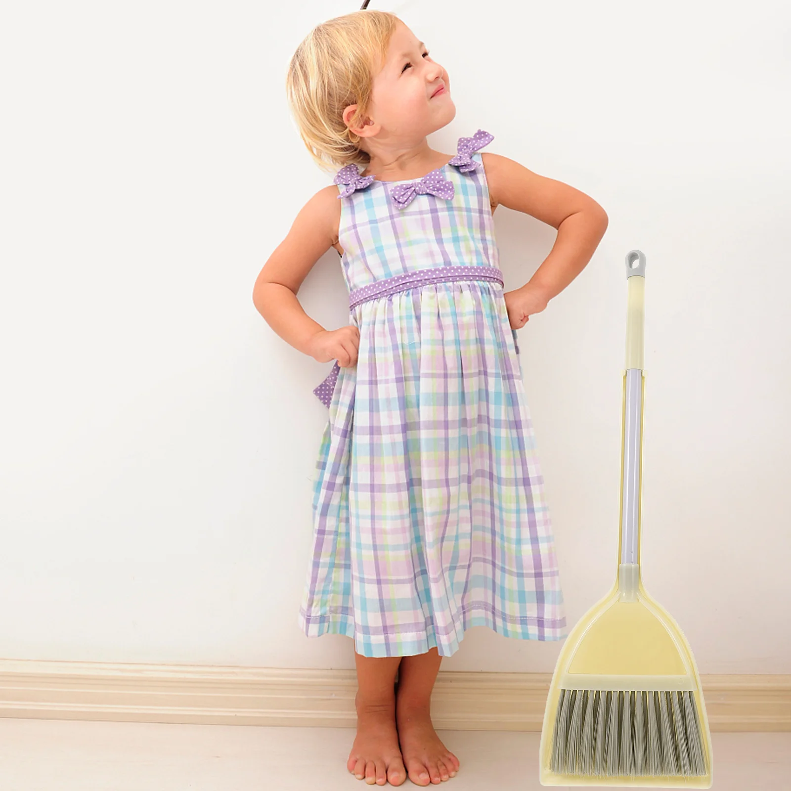 1Set Kinderbezem Stoffer Set Klein schoonmaakhulpmiddel Rollenspel Prop Levendig ontwerp Interactief leren