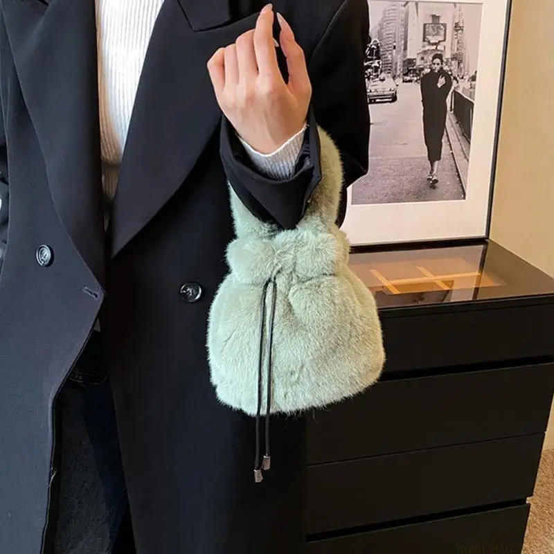 

X90D and Practical Plush Bucket Bags Shoulder Handbag for Errands and Outings