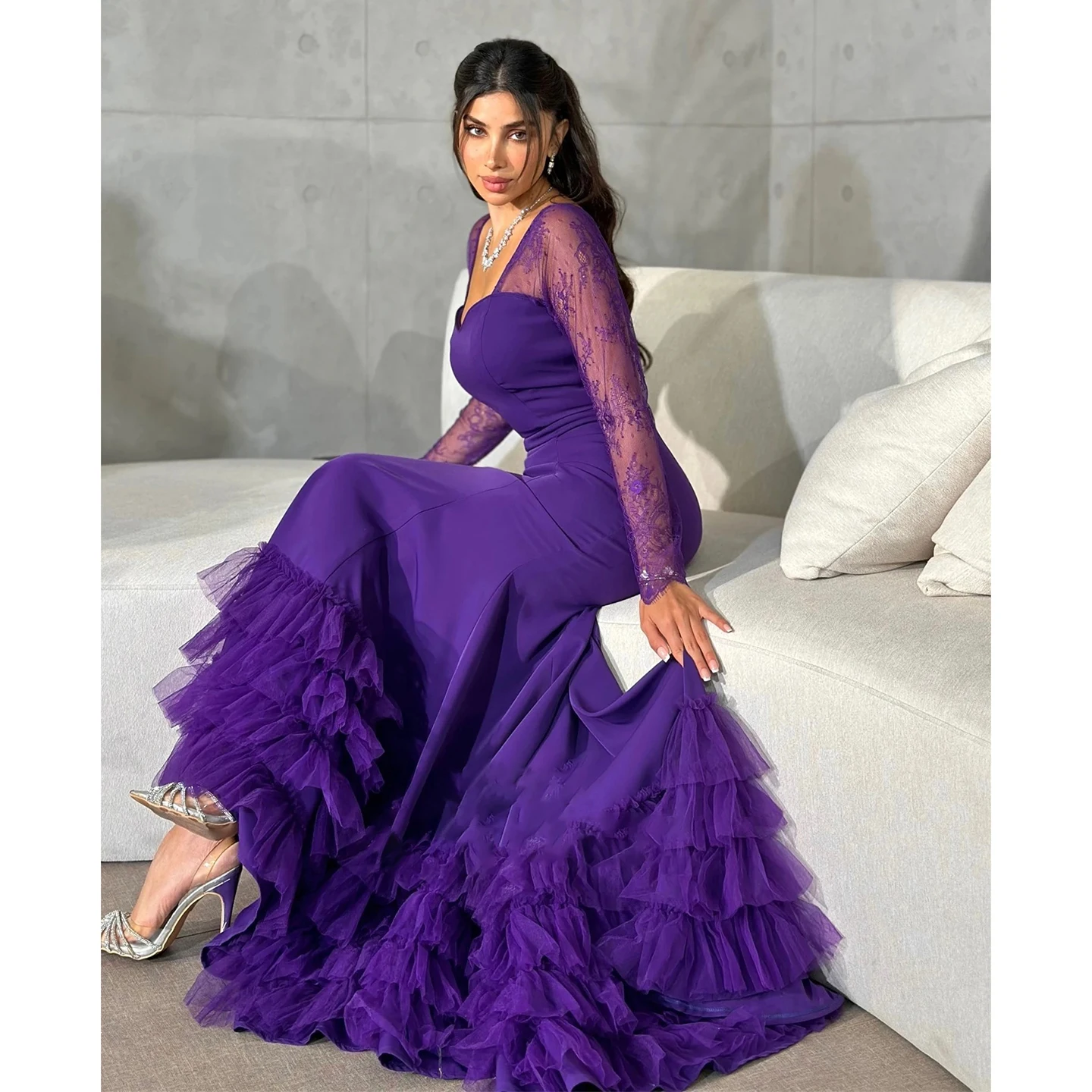 パープルマーメイドイブニングドレス レース付き 長袖 恋人ネックライン ティアードチュール フリル裾 フォーマルパーティー プロムドレス