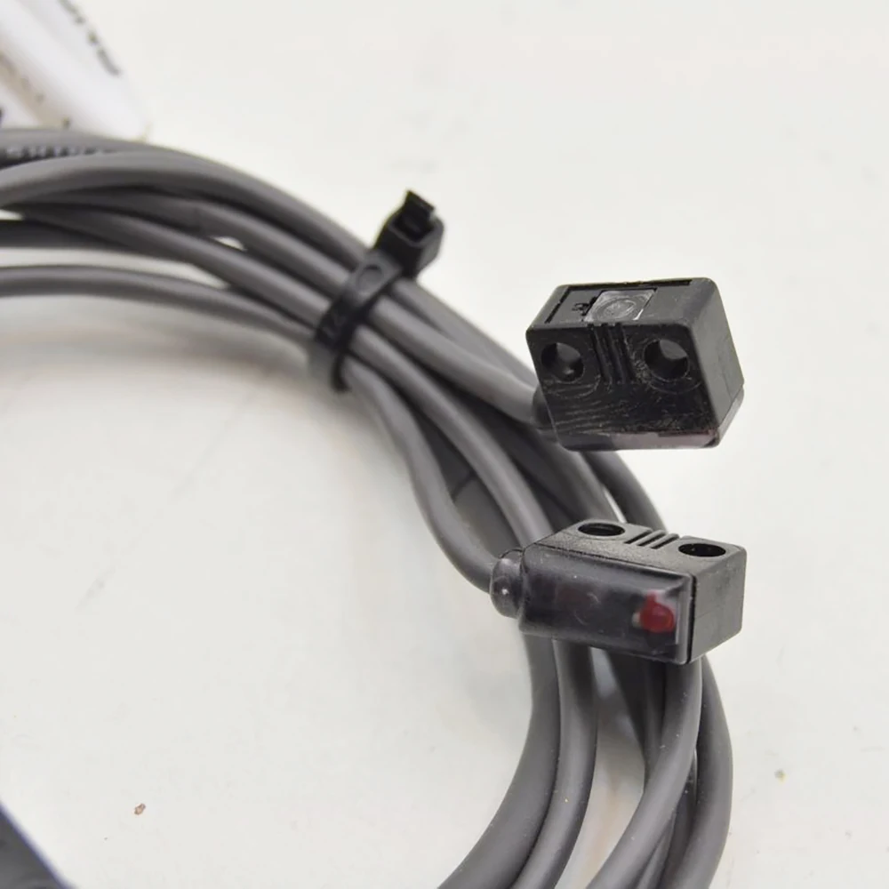 New EE-SPW321 Photo Microsensor Photoelectric Switch Sensor Built-in Amplifier