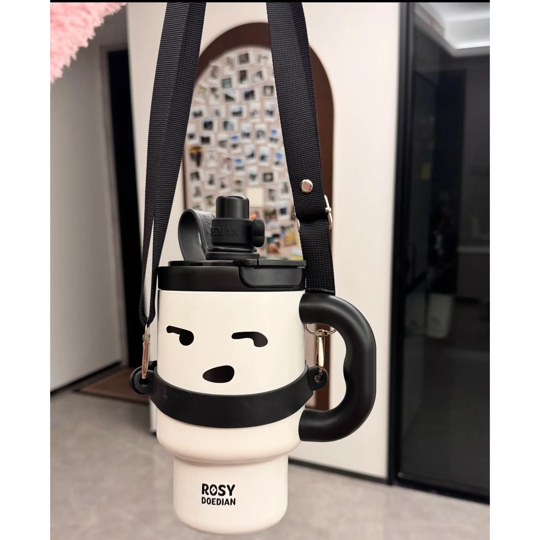 

Термокружка ROSYDOEDIAN Bla White Little Dog с диагональным силиконовым ремешком и узлом, чехол для сохранения тепла