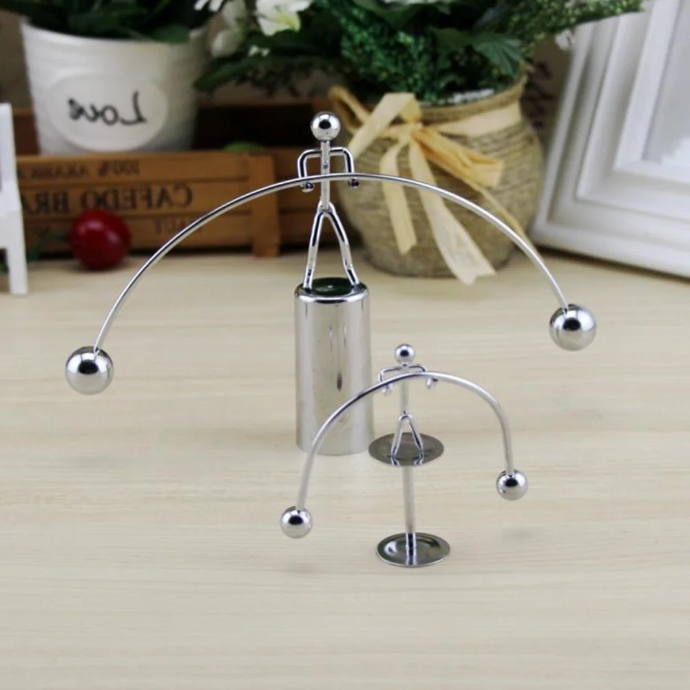 เหล็กเด็กเด็ก Perpetual Motion Machines Little Iron Figurine Balance Ball