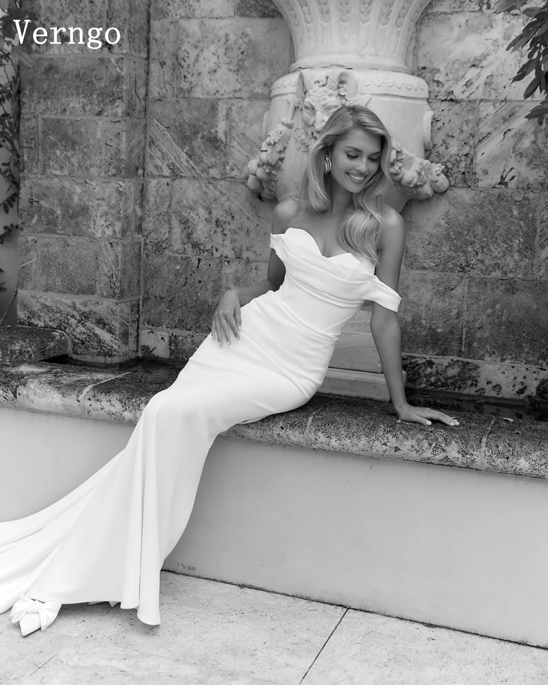 Verngo Simple Mermaid Wedding Dress Off The Shoulder Bridal Gowns Maxi Women Elegant Pleat Beach Bride Dresses Customized