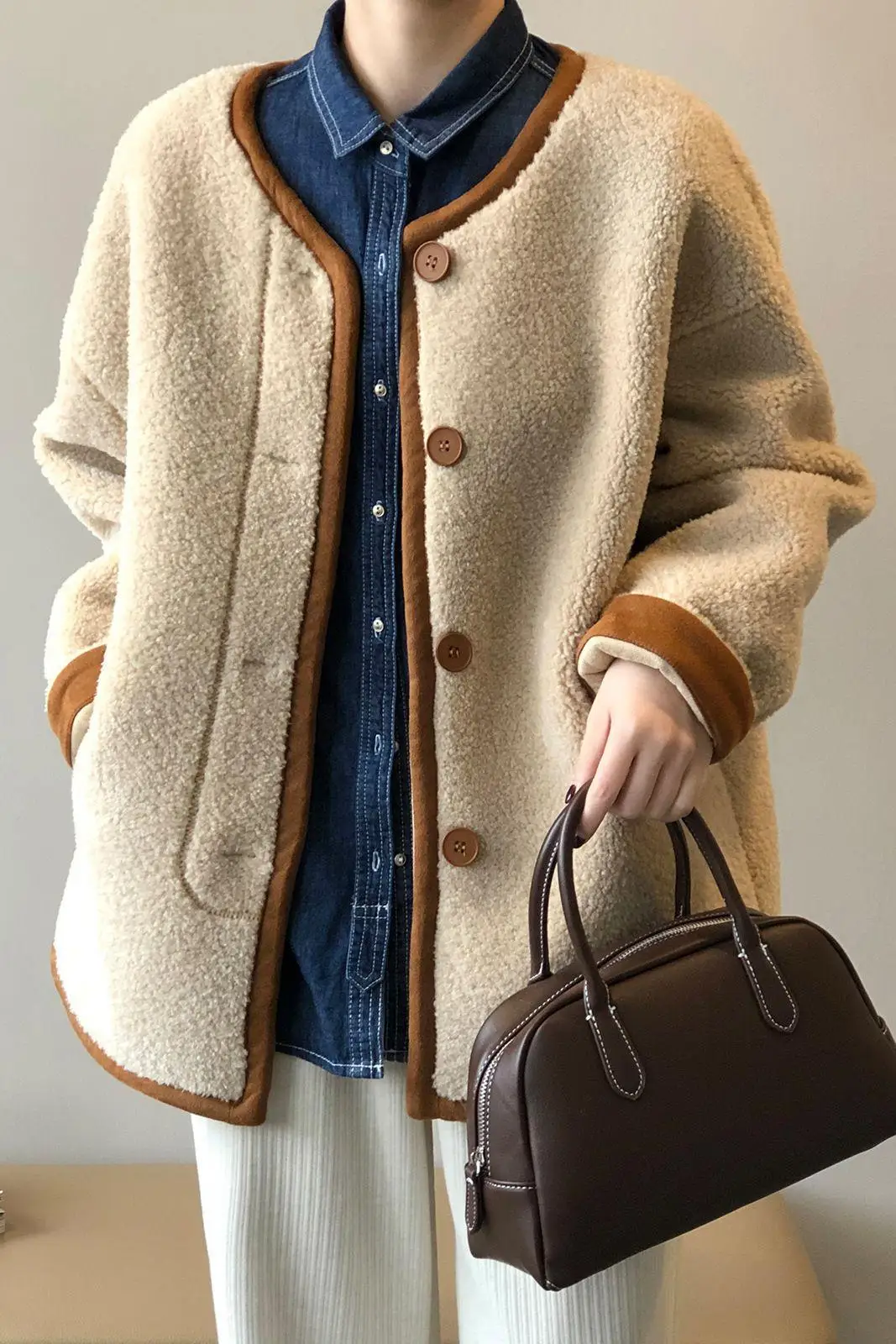 

Autumn and winter piled thickened lamb wool jacket women's padded jacket loose plush padded jacket to keep warm