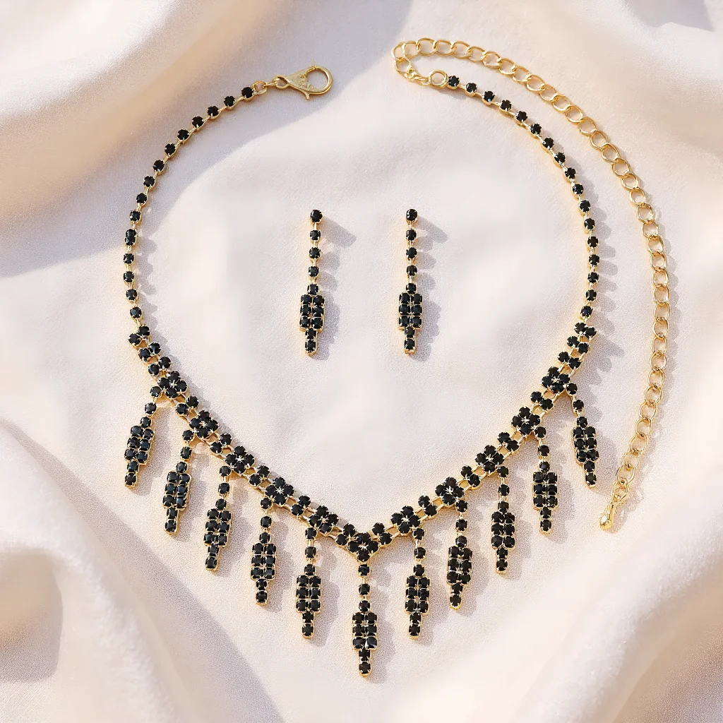 

3pcs Elegant Vintage Jewelry Set for Women V-shaped Design Style Necklace Shiny Crystal Choker Bridal Wedding Earrings Party