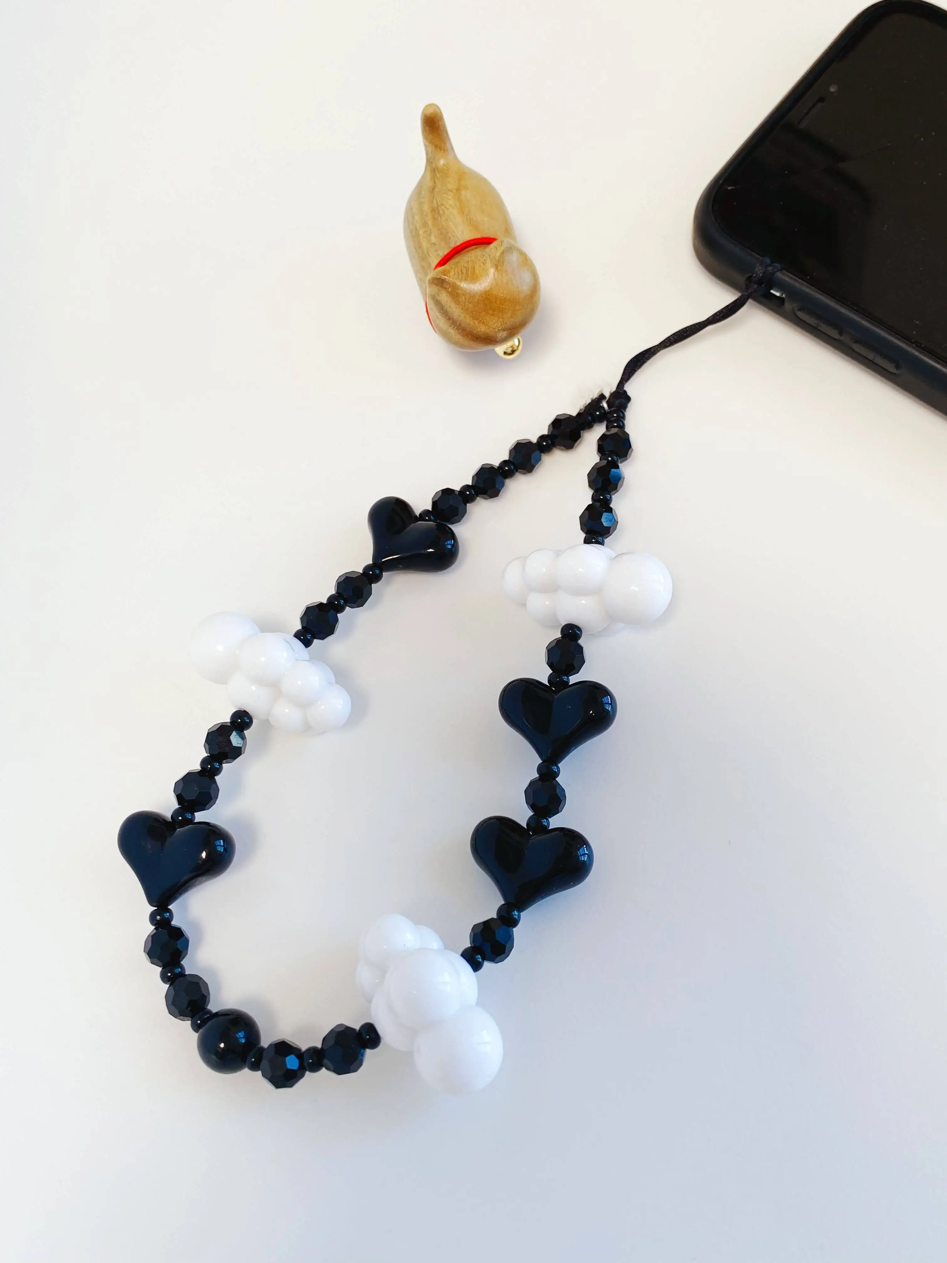 Kkpearパール-ハートフォンチャームストラップ、黒と白のストラップ、クリスタルビーズ、チェーンアクセサリー、ダークトクラウド、携帯電話チェーン