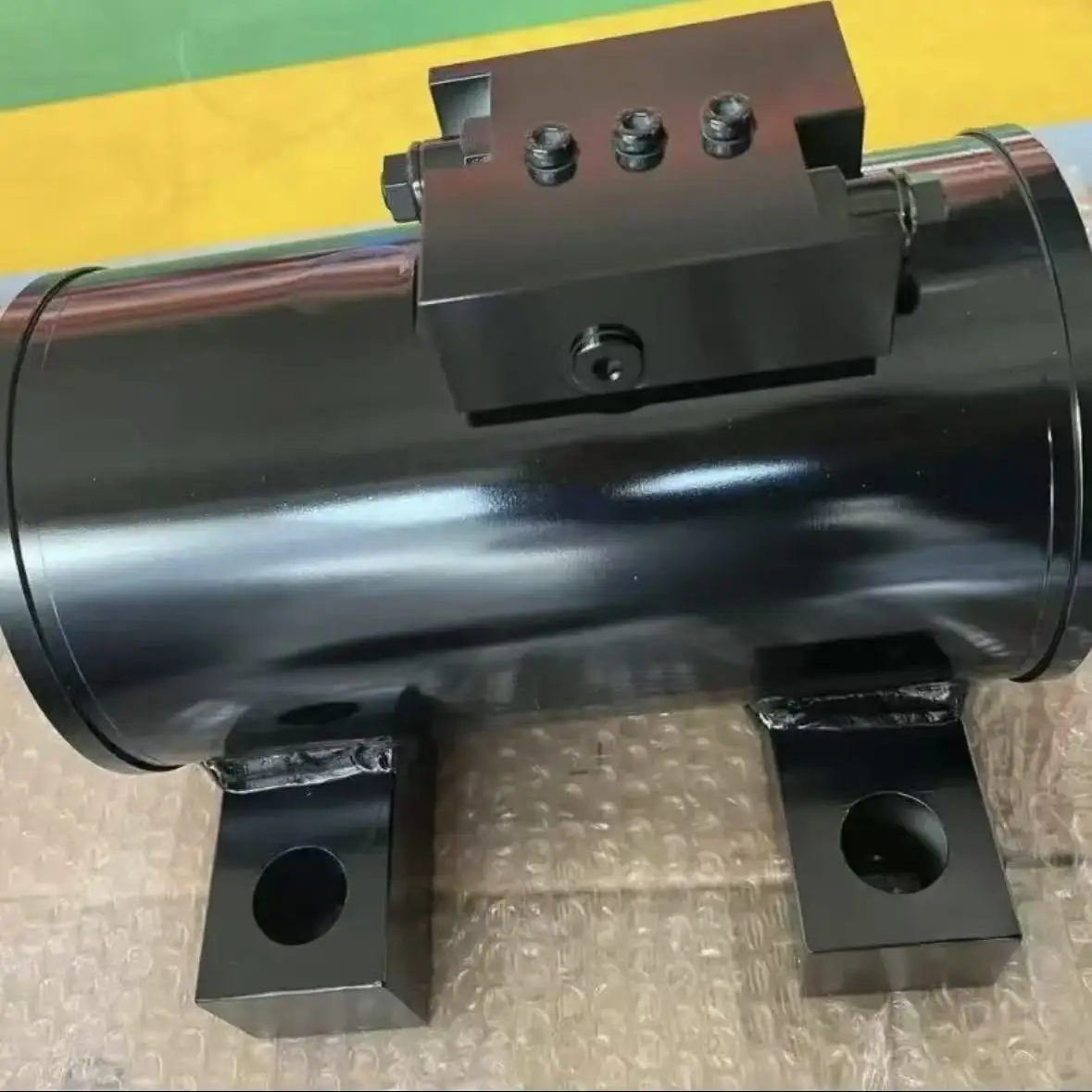 

L20-4.5-M-FT-180-S1-O-H Hydraulic Rotary Actuator High-Quality Industrial Use Tilt Wholesale for Rotational Applications