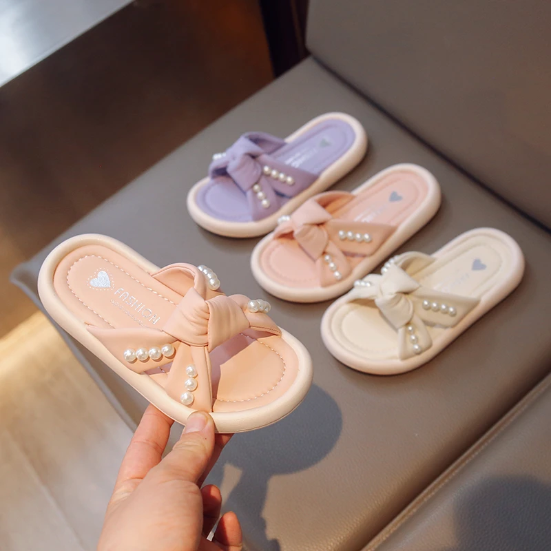 

2025 Girls Rhinestones Slippers Thick Bottom Children Summer Beach Shoes Non Slip Solid Color Fashion Indoor Outdoor Slippers