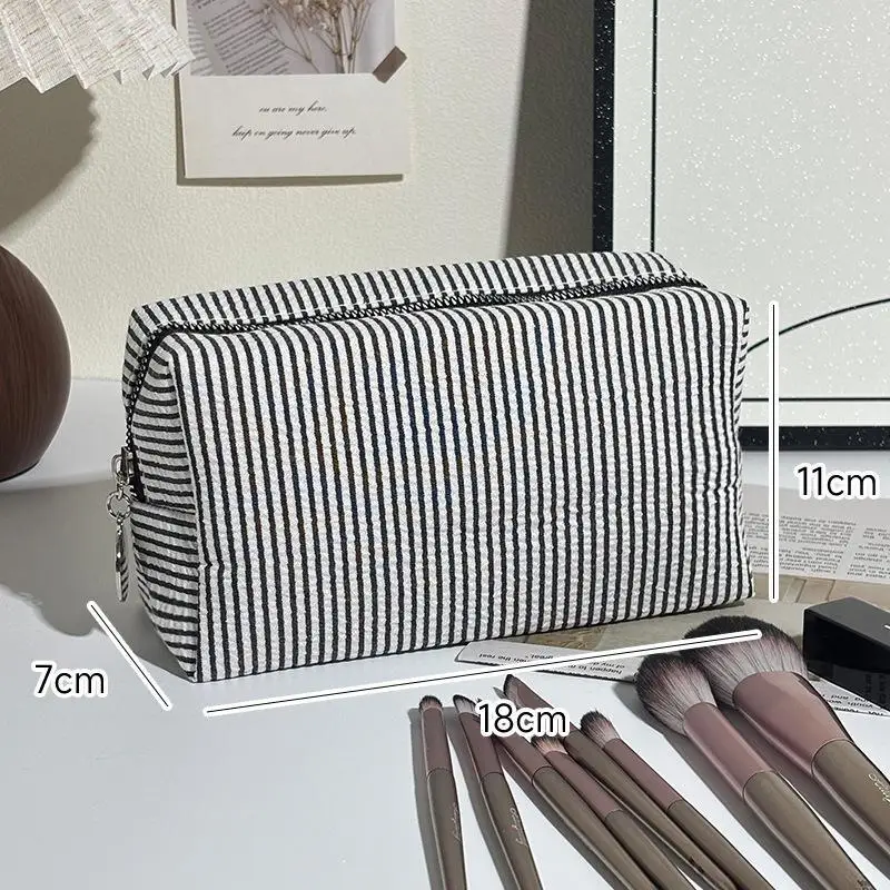 Striped Seersucker Cosmetic Bag Large Capacity Smooth Zipper Water-Resistant Makeup Pouch for Women Daily Commute Travel
