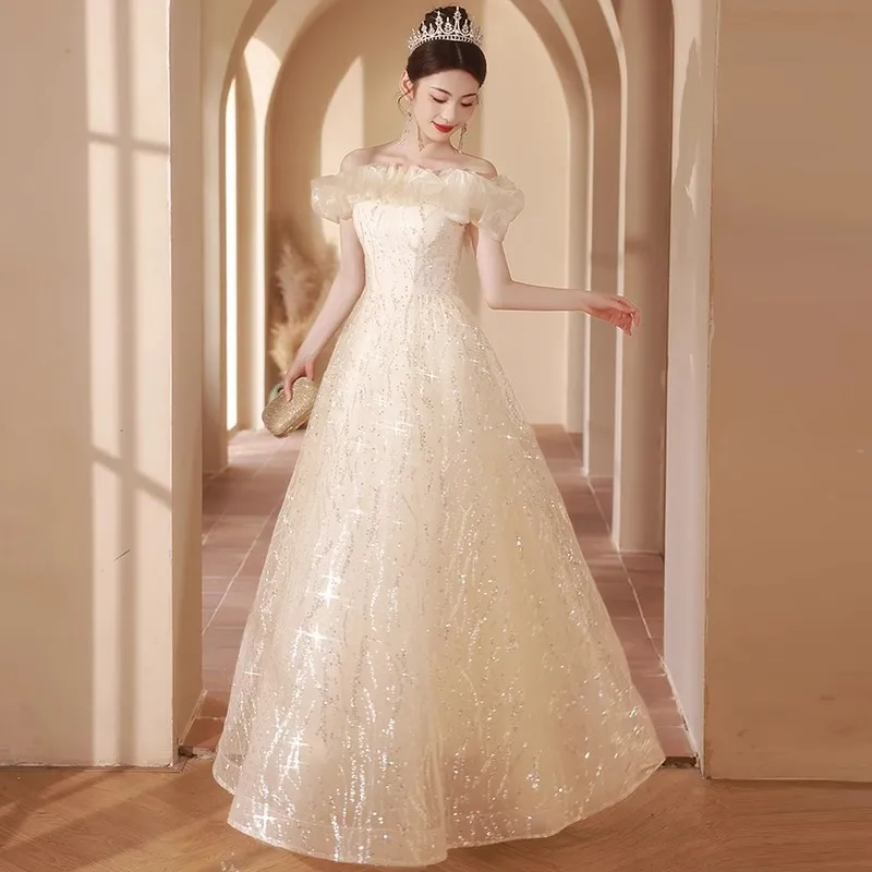 Elegant Evening Dress 2025 New Women's Champagne Color High End One Shoulder Birthday Banquet Temperament Niche Host Dress