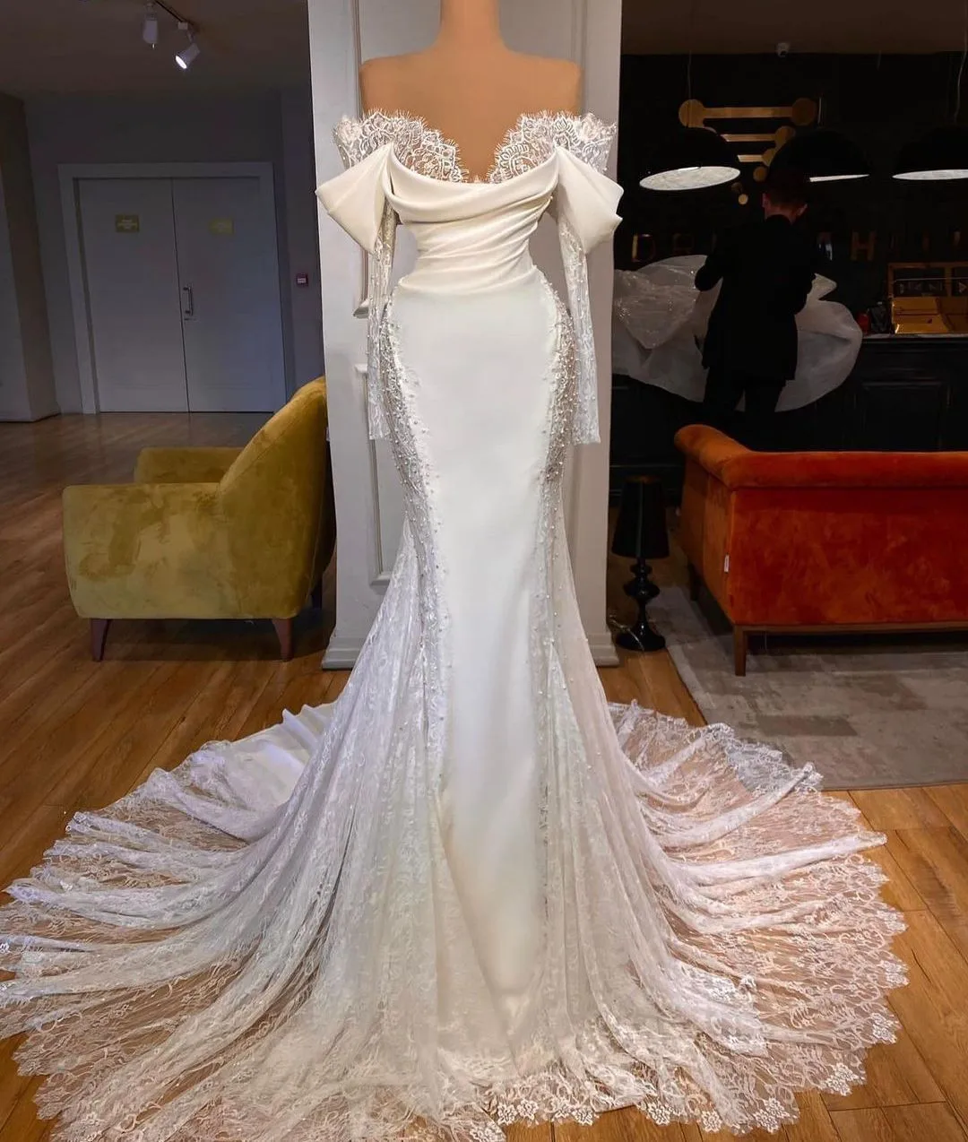 

Classic Wedding Dress V Neck Long Sleeves Sequins Pearls Beaded 3D Lace Satin Special Appliques Bridal Gowns Vestido De Novia