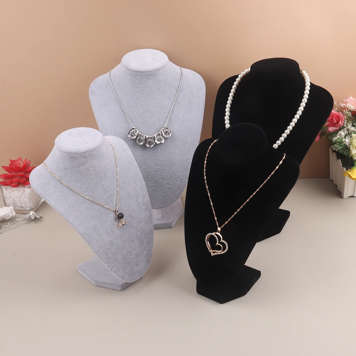 Velvet Portrait Necklace Display Pendant Organizer Jewelry Display Stand Jewelry Mannequin Bust Necklace Pendant Window Display