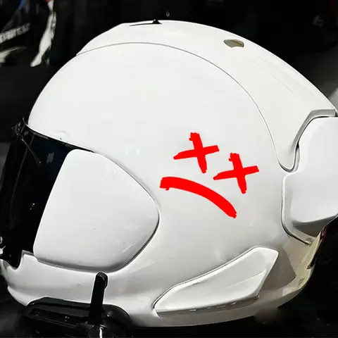 XX 눈 슬픈 얼굴 오토바이 헬멧 스티커 레이싱 연료 탱크 재미 있은 비닐 데칼 모토 크로스 바디 방수 장식