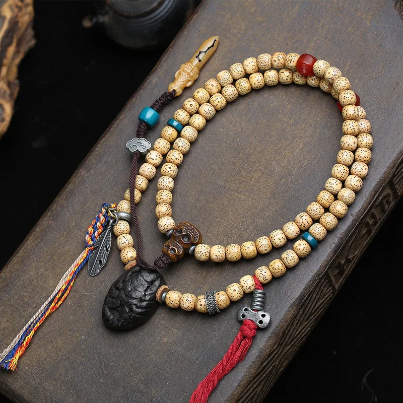 

Natural moon Bodhi Bodhi jumper chain Tibetan culture Nyala rubbing carved scorpion pendant collarbone chain