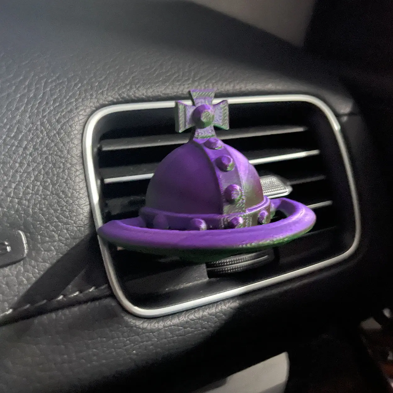 Lovely Planet Saturn Car Aroma Lasting Fragrance Clip ORB Punk Light Luxury Interior Accessories Luxury Tide Automotive Supplies