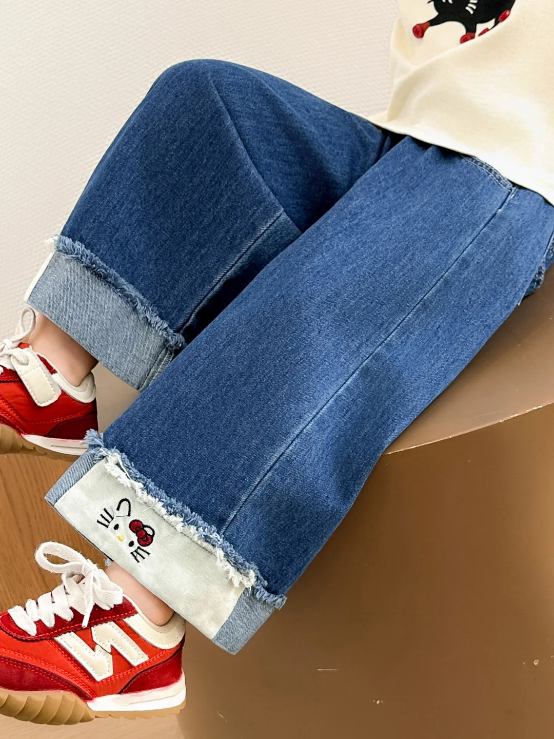 

Джинсы прямого кроя для девочек, весенне-осенний стиль 2026, новые, с вышивкой, широкие брюки, с высокой талией, длинные