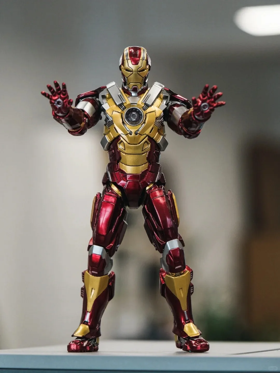 

Iron Man 3 Action Figure 1:10 Scale Collectible Toy Mark17 Ornament For Robot Fans Boys Birthday Gift Movie Inspired Handmade