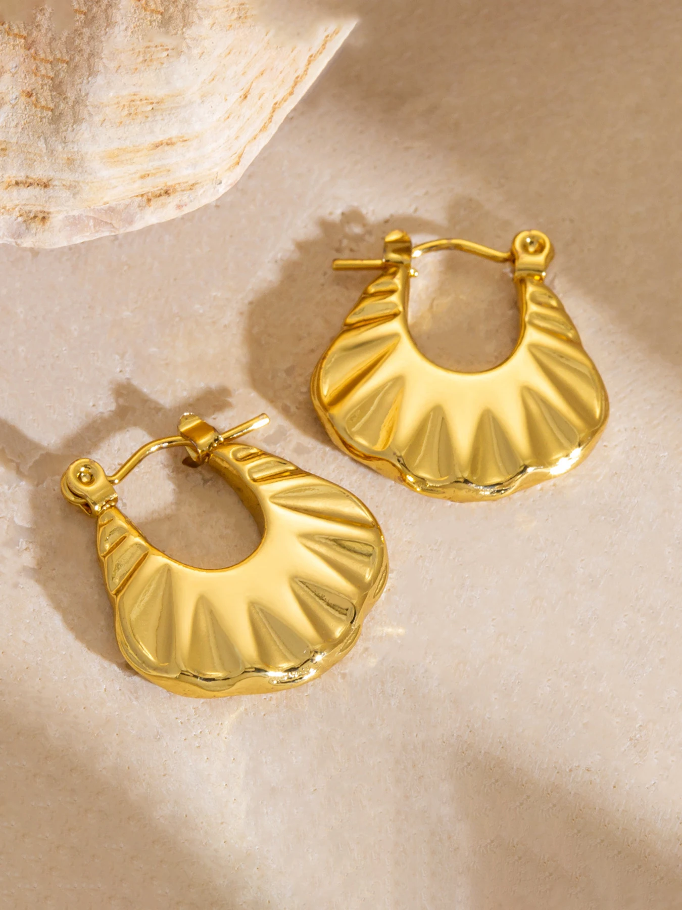 

Trendy Asymmetrical Stud Earrings, High-End Cold Style, Unique Pattern Design, Stainless Steel Material, All Seasons Wear