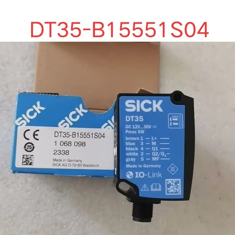 Brand-new DT35-B15551S04 sensor 1068098 Fast shipping