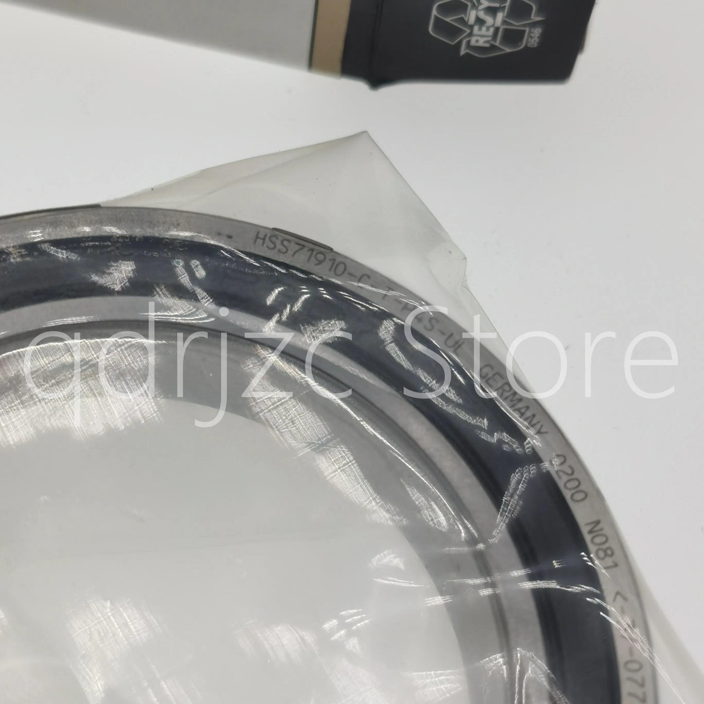 precision spindle bearing HSS71910-C-T-P4S-UL = S71910CEGA/P4A with dust cover