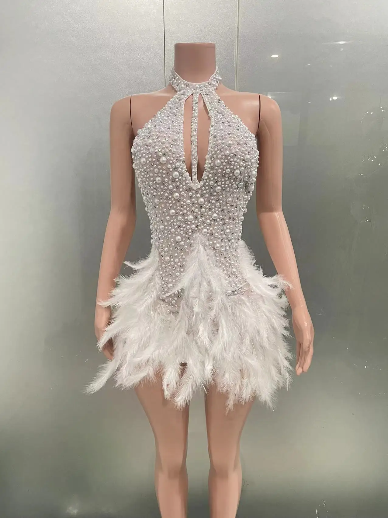 

STOCK Sexy Rhinestones Pearls Halter Backless Short Feathers Dress Women Celebrate Birthday Dress Performance Dance Costume