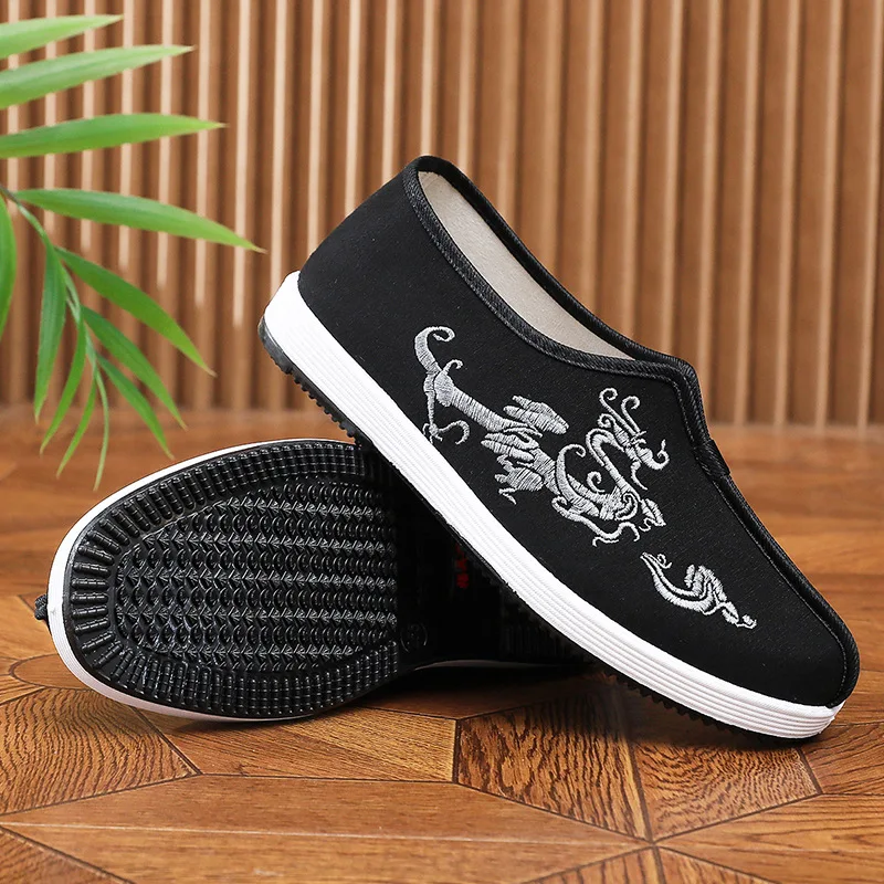 Zapatos de tela de algodón para hombre estilo Beijing, zapatos de Kung Fu con punta redonda bordada antideslizante transpirable, zapatos sin cordones de estilo chino