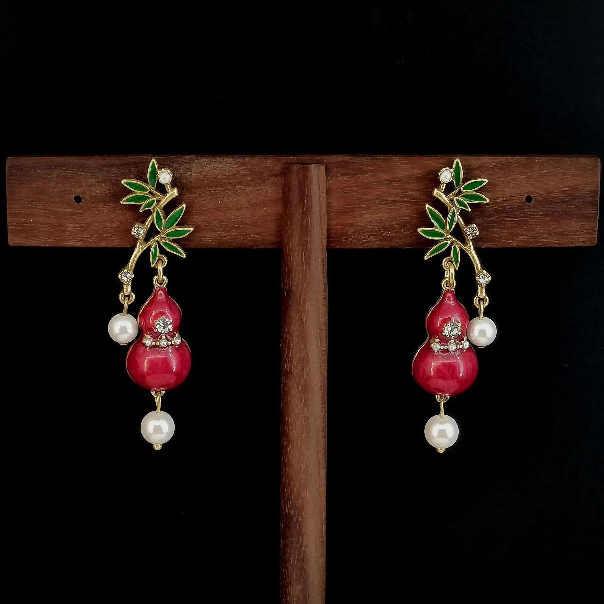 

Flowing sand enamel red gourd hanging green branch pearl earrings for women‘s girl party gift jewlry wholesale