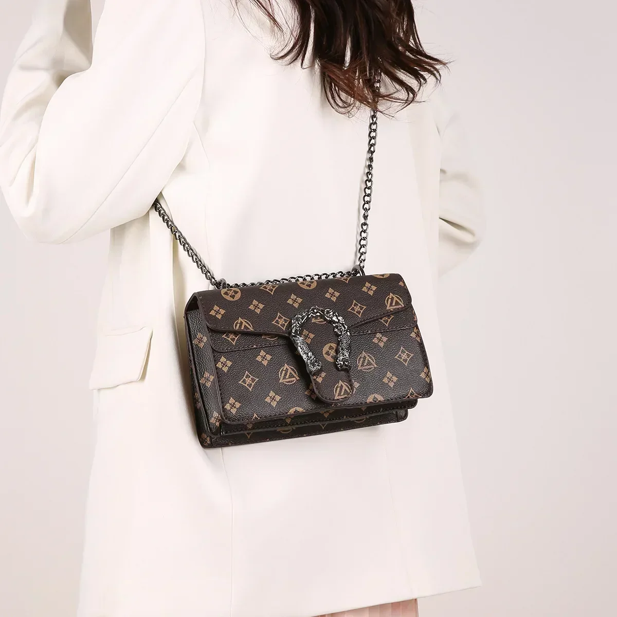 

Niche Design Sense 2025 New Dionysus Bag High-grade Retro Buckle Hand Bag Single Shoulder Oblique Span Bag Woman