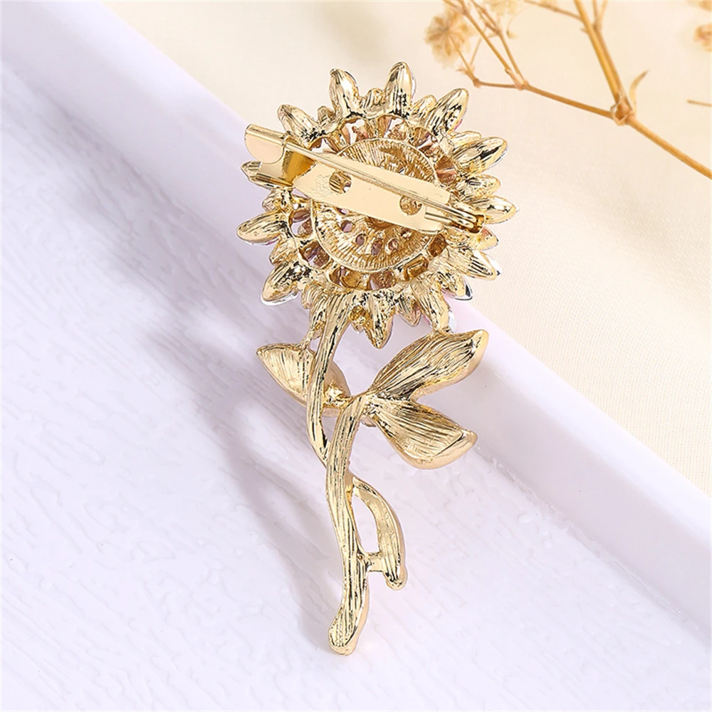 Korean Full Rhinestone Sunflower Brooches for Women Luxury Design Jewelry Party Wedding Gifts Trendy Charm Shiny Brooch Pins