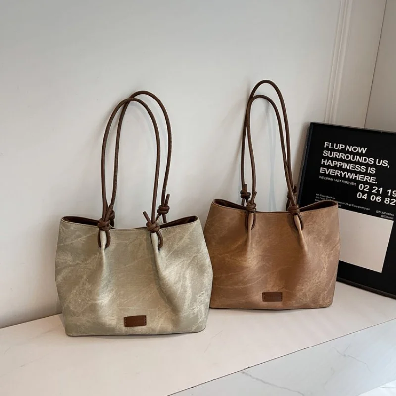 

Elegant Women's Crossbody Bag Premium Leather Shoulder Handbag Ladies Designer Tote Messenger Bag For Daily Use