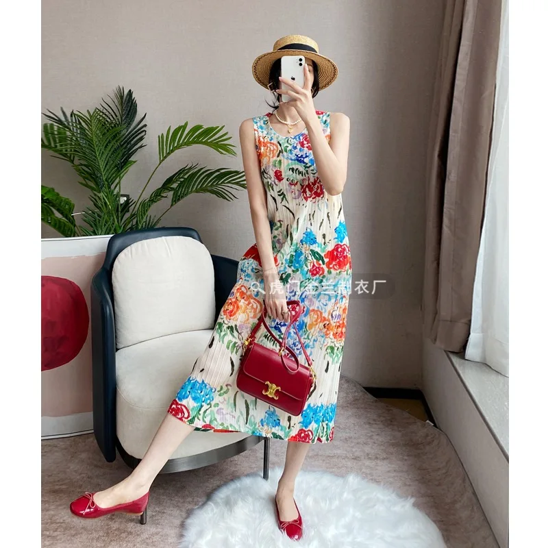 

Printed Round Neck Sleeveless Pleated Premium Sense Fashion Casual Sleeveless Women's Vest Dress Dress 2025 Summer New Miyake