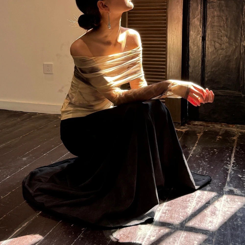 Twotwinstyle hit cor emendado dobras t camisa feminina slash neck manga longa emagrecimento férias design camisetas femininas moda nova