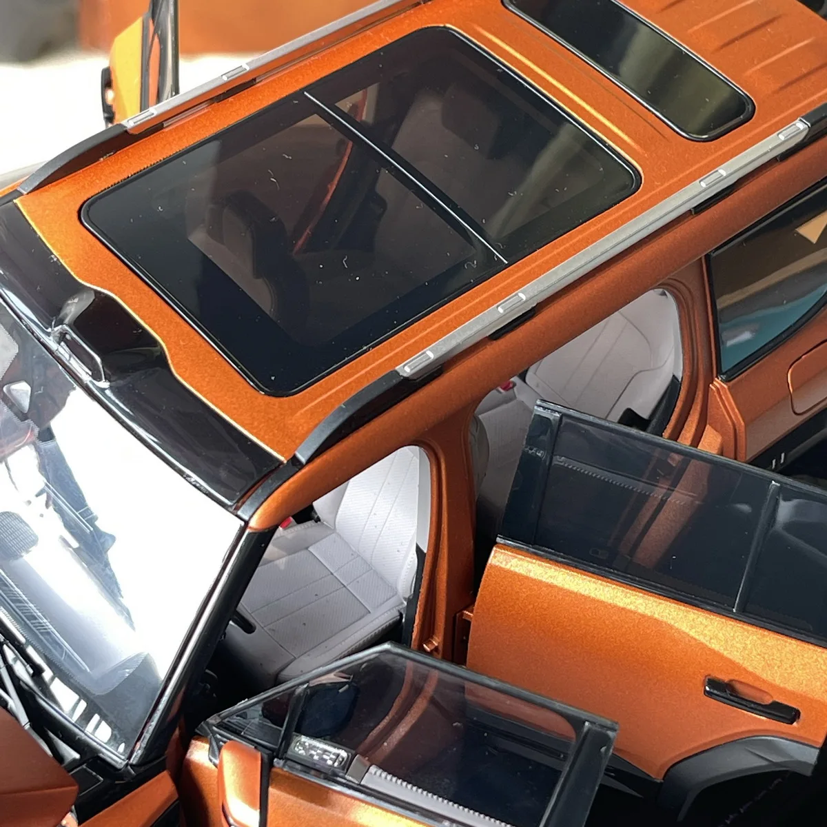 G700 ダイキャスト合金車モデル、奇瑞捷途 SUV モデル、コレクションディスプレイ、大人の男の子へのギフト、オレンジ、1:18