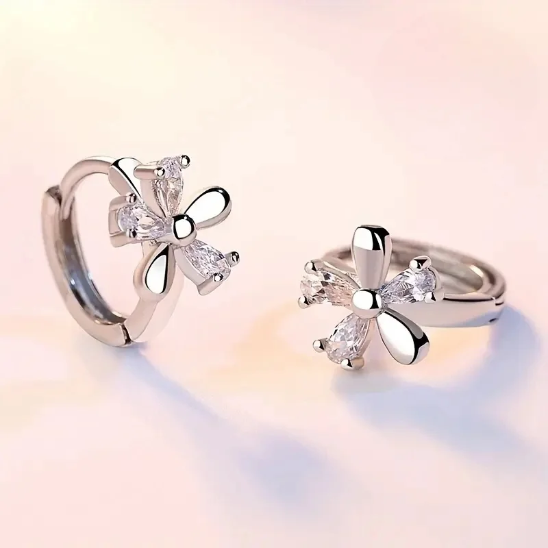 Huitan-pendientes de aro de Plata de Ley 925 con diseño de flores para mujer, accesorios brillantes para la oreja con CZ brillante, joyería de boda dulce