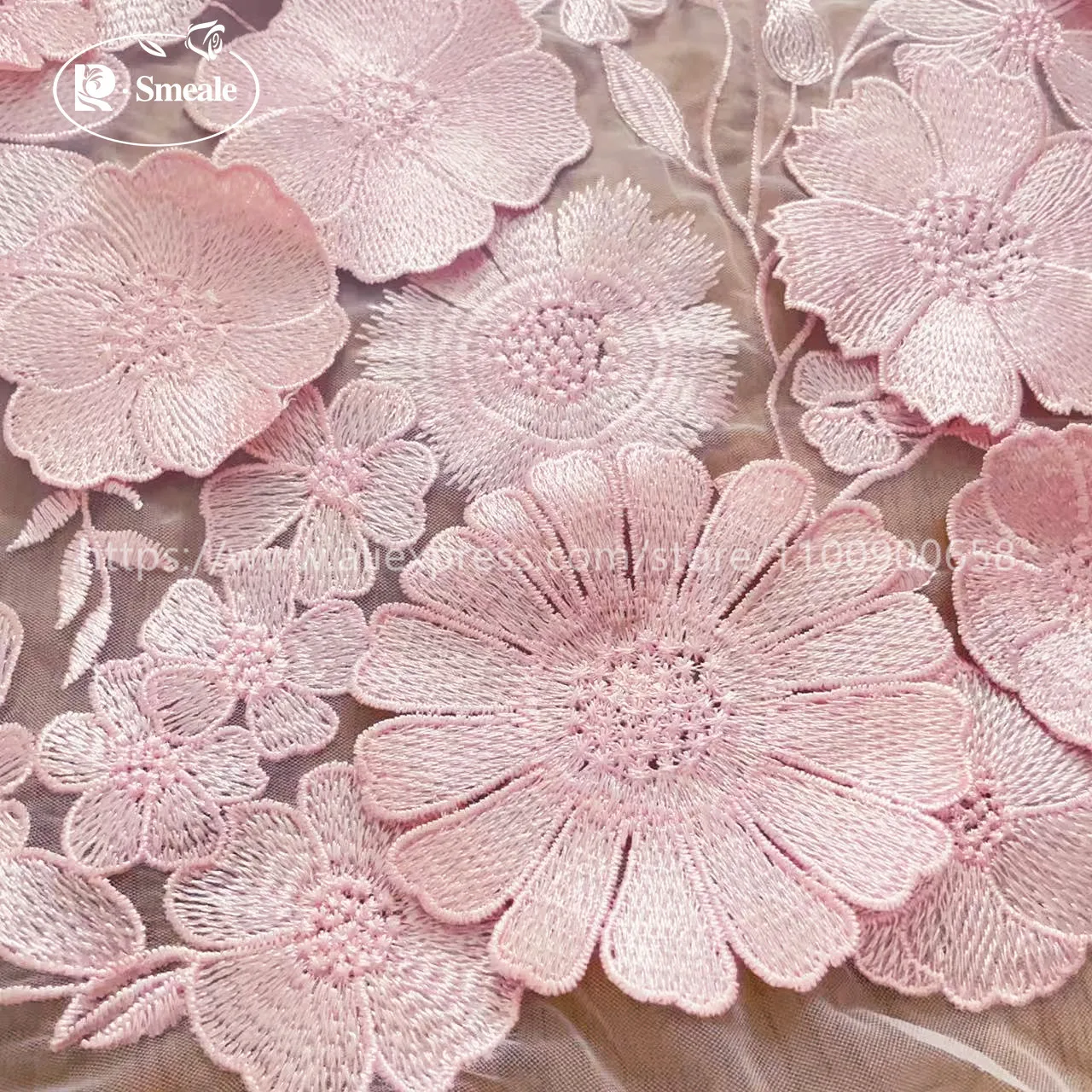 Rosa 3D-Spitzenstoff mit Applikation. Kinder-Outfits, Hochzeitskleider, DIY-Nähen, für den Hof – Detail 3