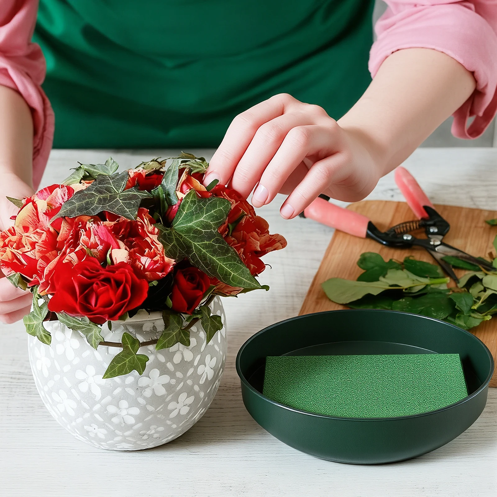 

10Pcs Round Needle Pad Flower Mud Fixator for Arrangement Plastic Foam Trays Reusable Floral Supplies Wedding Party Decor