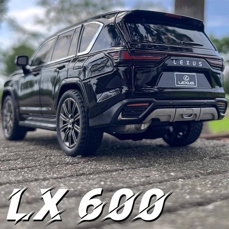 1:24 LEXUS LX600 Diecast Car Model with Sound & Light