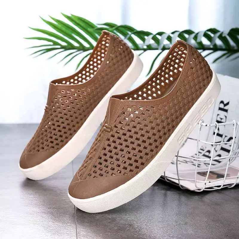 

Новые летние мужские туфли-пещеры с круглым носком и резиновой подошвой, нескользящие низкие верхние слипоны, уличные пляжные сандалии, болотные туфли