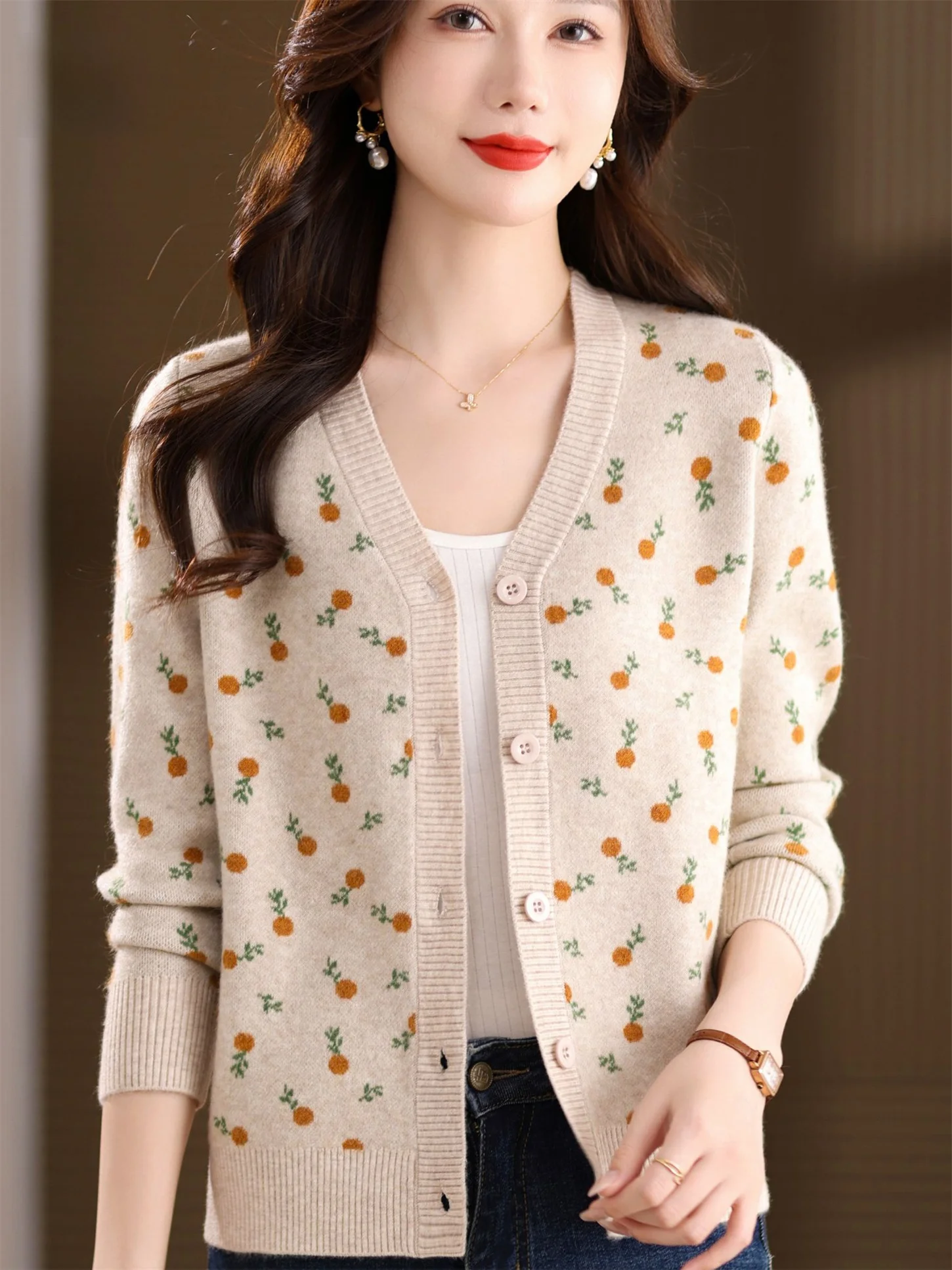 

Faionable V-Ne трикотаж, свободный крой для женщин среднего возраста, весна-осень, Новое поступление, верхняя одежда Ele, антивозрастной топ