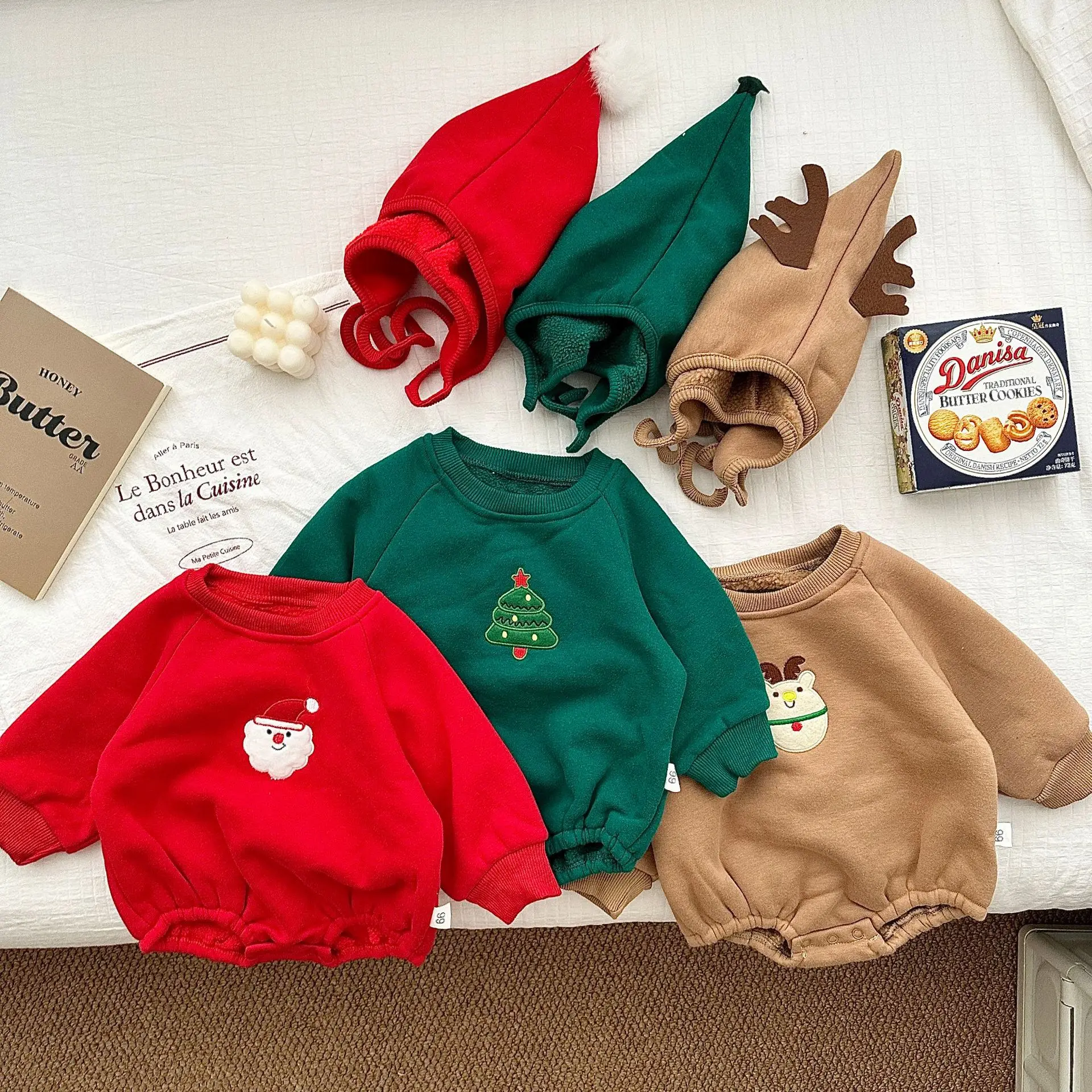 

3007 Autumn and winter Christmas 0-1-year-old newborn jumpsuit festive Christmas pattern cute warm thickened hat removable