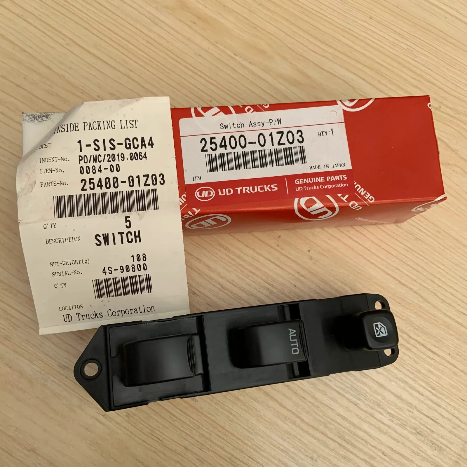 

FOR NISSAN DIESEL UD CD4 QUON GE13 TRUCK DOOR GLASS LIFTER SWITCH 25400-01Z03