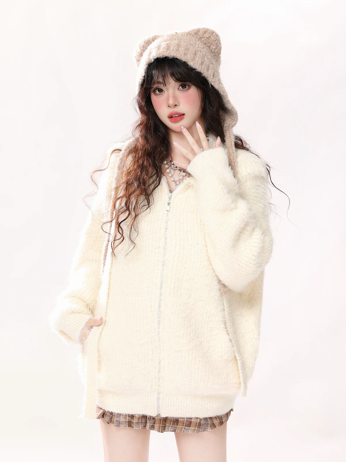 

ENJOG Мягкий уютный молочно-белый свитер с капюшоном для женщин, осенне-зимняя новинка, свободный крой, на молнии, вязаная кофта