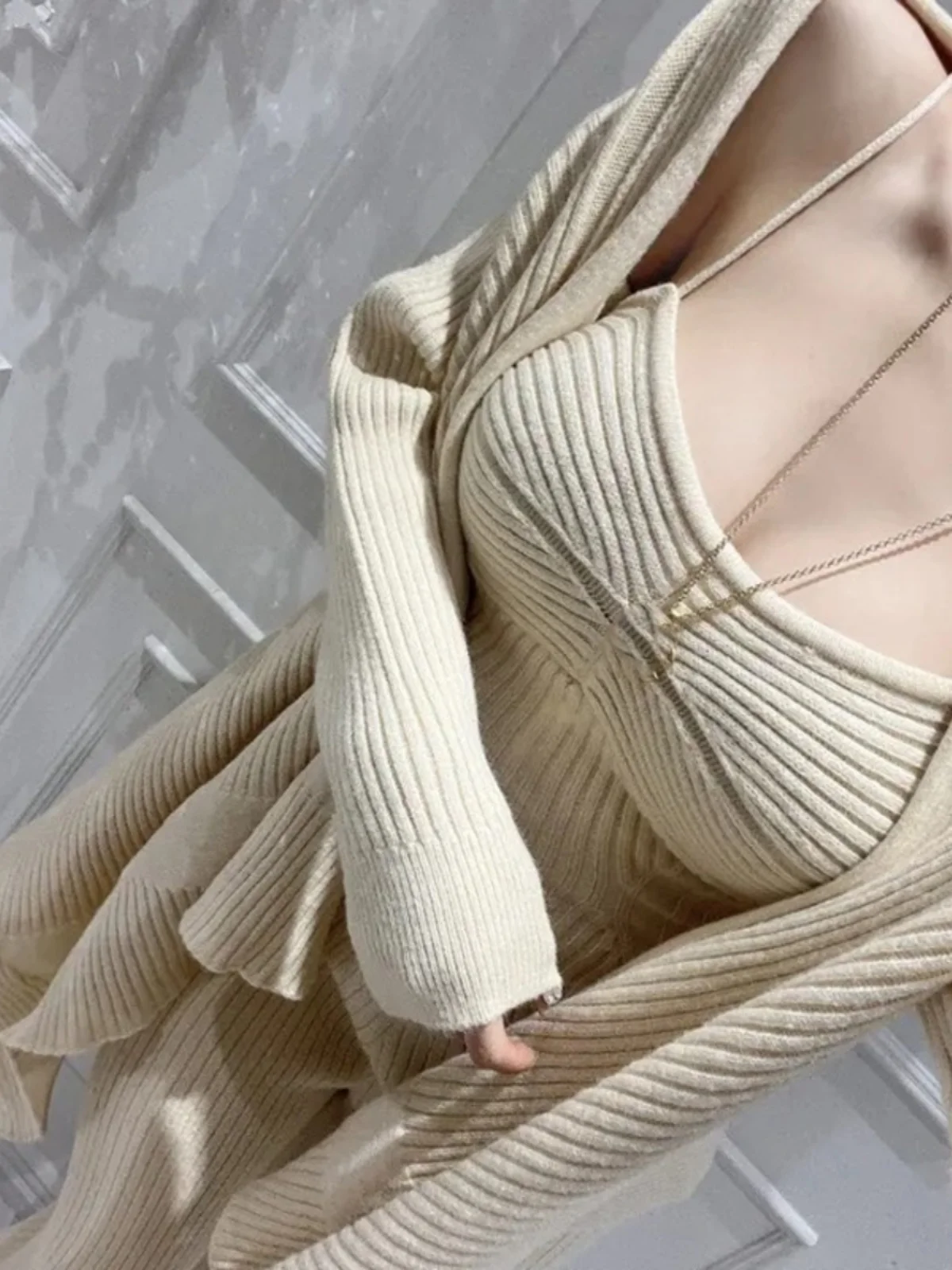 طقم نسائي شتوي من ثلاث قطع: كارديجان محبوك سميك + قميص داخلي + بنطلون عالي الخصر، أزياء عصرية مريحة