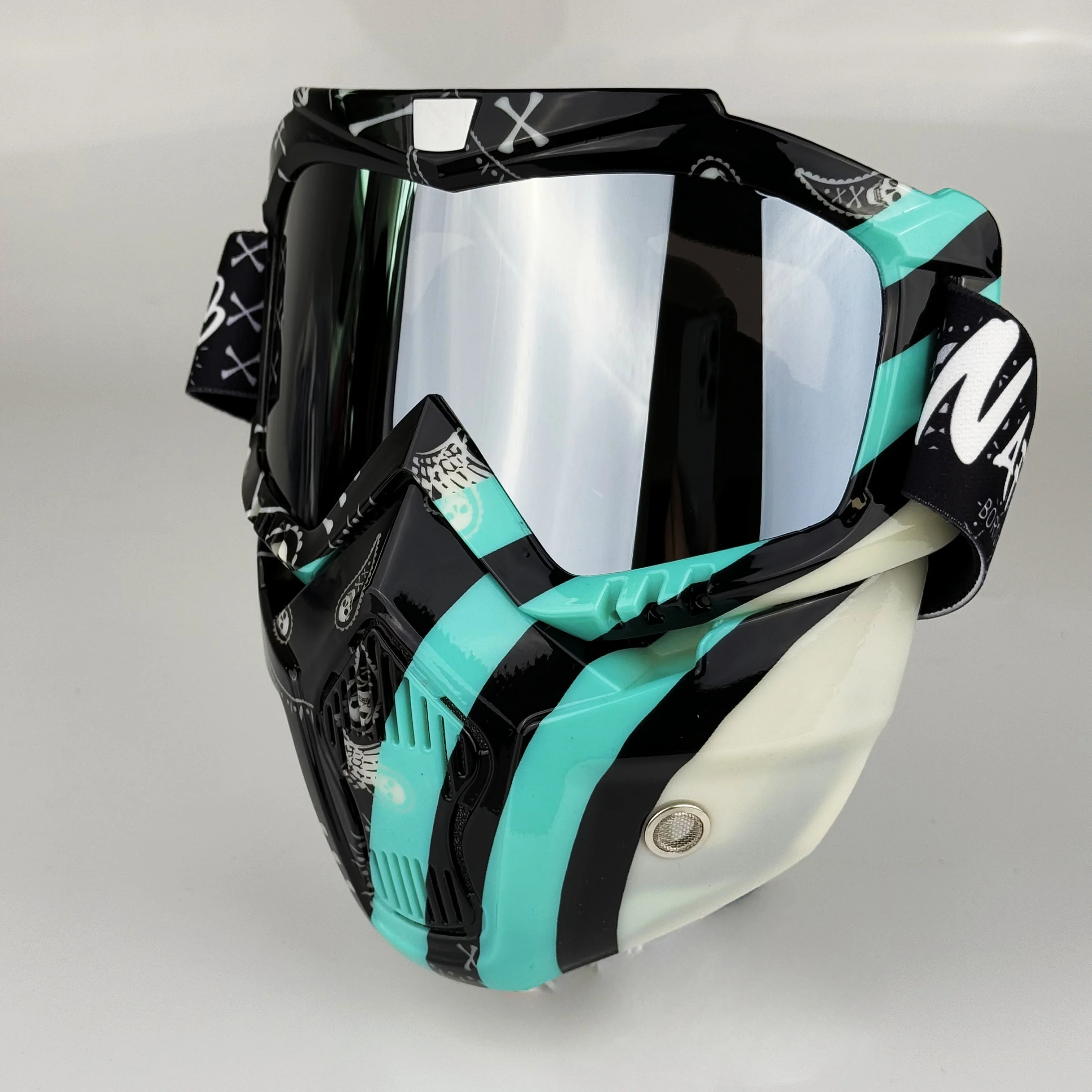 Integrated Detachable Riding Face Mask - Wind/Sand Proof, Large Field of View & Breathable for Euro-American Users