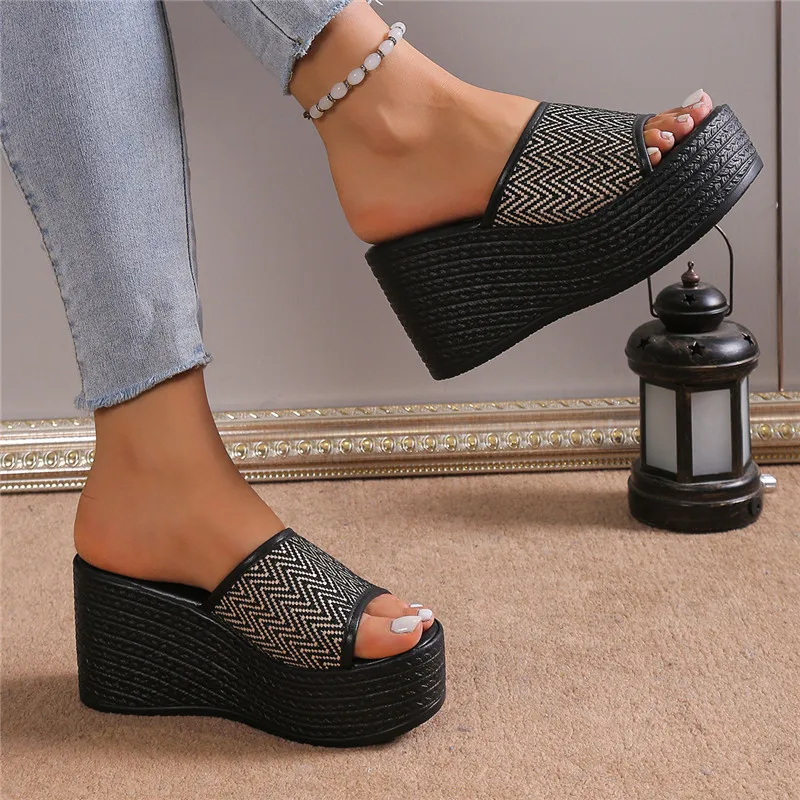 New Sandals Summer 2023 New Women Slippers Wedges Platform Beach Flip Flops Trend High Heels Ladies Shoes Pumps Thick Slides