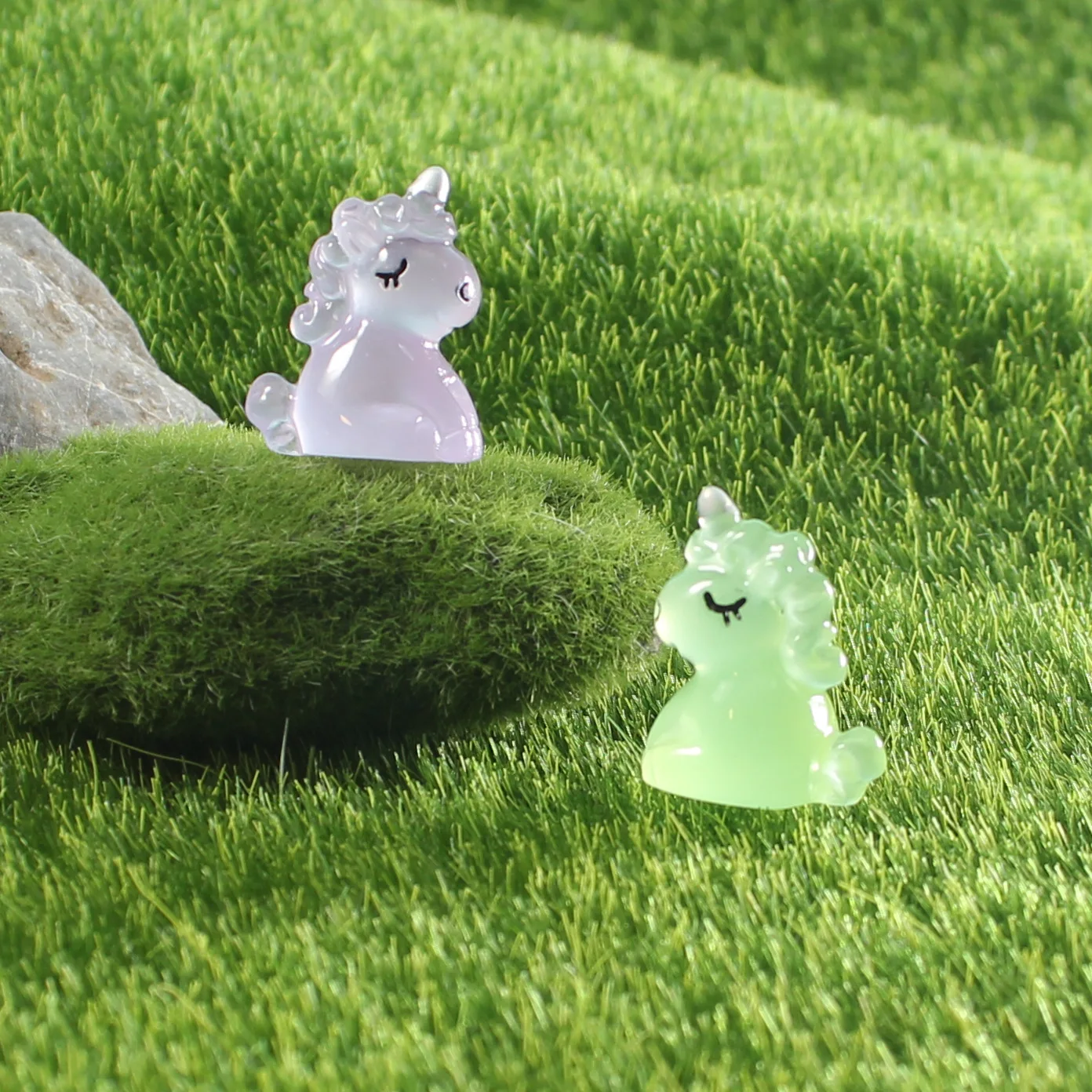 10 Uds. De dijes de unicornio y caballo 3D luminosos Kawaii, colgantes de animales para fabricación de joyería DIY, pendientes, llaveros, juguetes