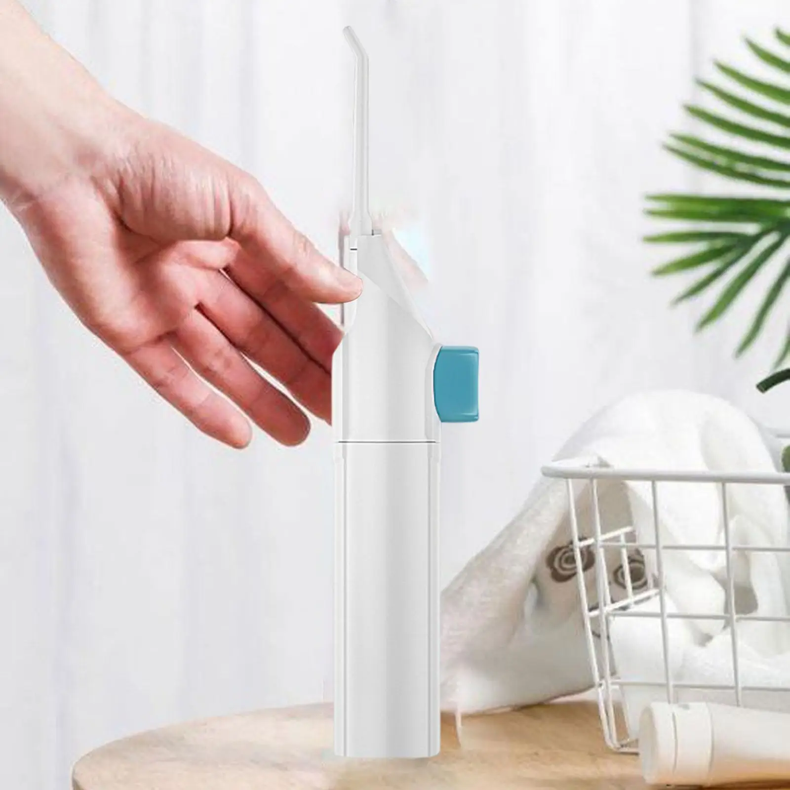 

Ручной очиститель зубов с контролем давления Съемный резервуар для воды для зубного камня