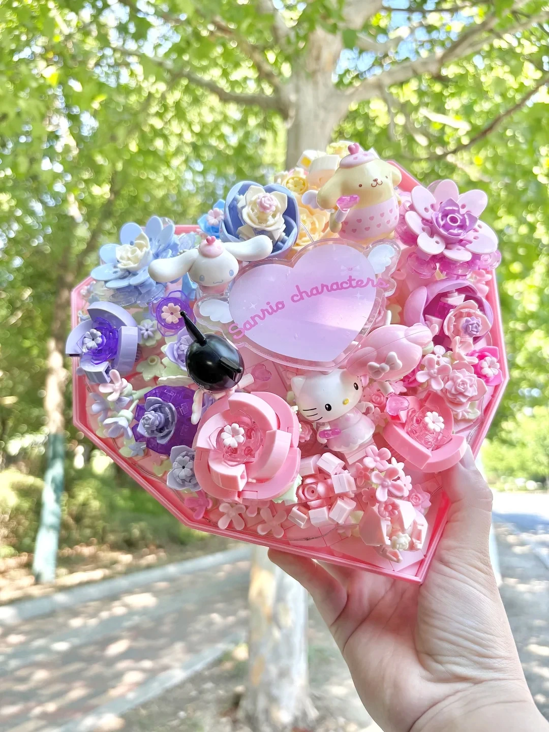 

AREAX Sanrio Kuromi Building Blocks Heart Flower Box Assembly Toy Desktop ornament interesting toys Girls' gifts kawaii