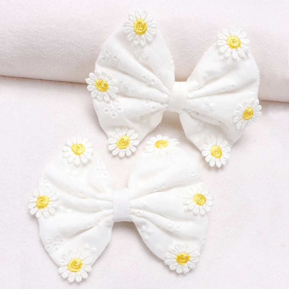 2 PC Daisy Hair Clips Girls White Bow Hair Clips Simple Flower Hair Accessories Hair Clips for Women and Girls Headwear